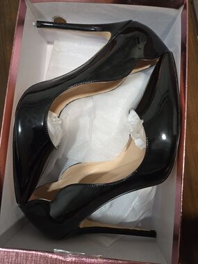 Women's Black Patent Leather Stiletto Pumps